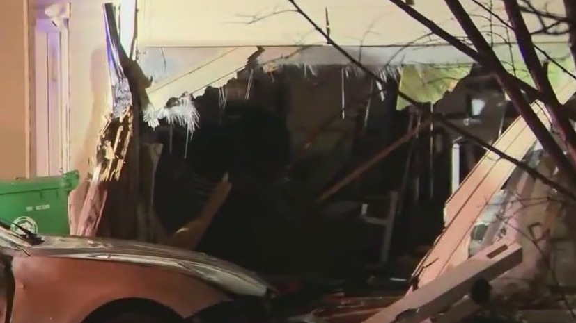 Car crashes into home; Police officer involved in crash; Shutdown end possible | FOX 5 News