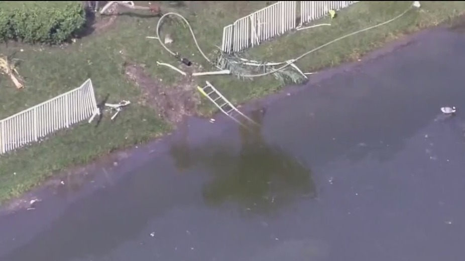 2 dead, enroute to Jamaica crash in Broward County pond