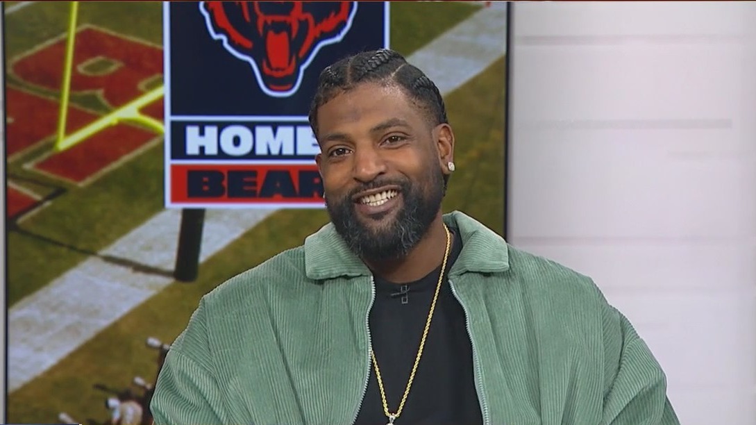 Chicago Bears honor Harold Arnold as a Classroom Legend for inspiring 20 years of students