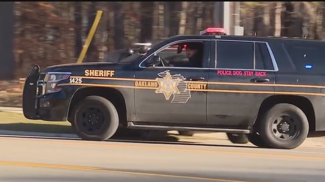 County, federal police gather at Pine Knob to search for suspects